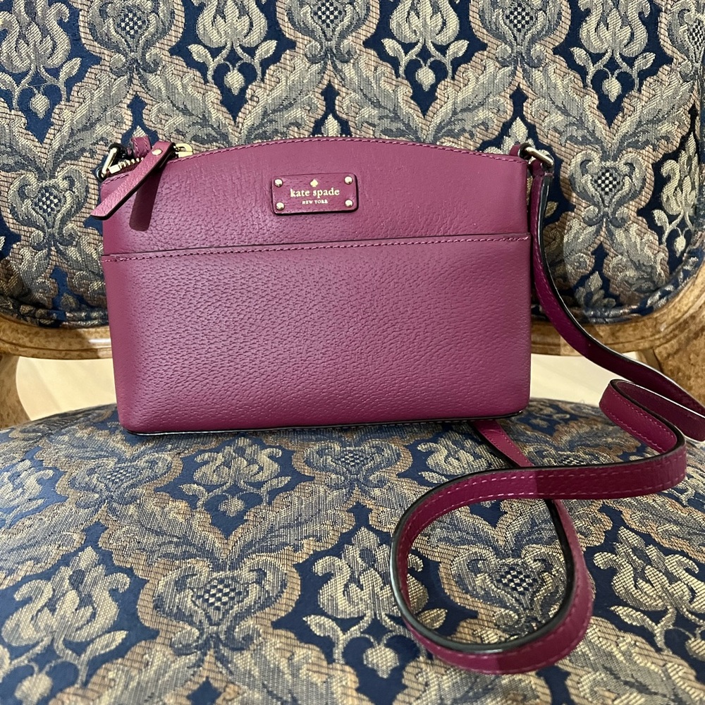 KATE SPADE CROSSBODY, adjustable, Used 1 time only for 2 days